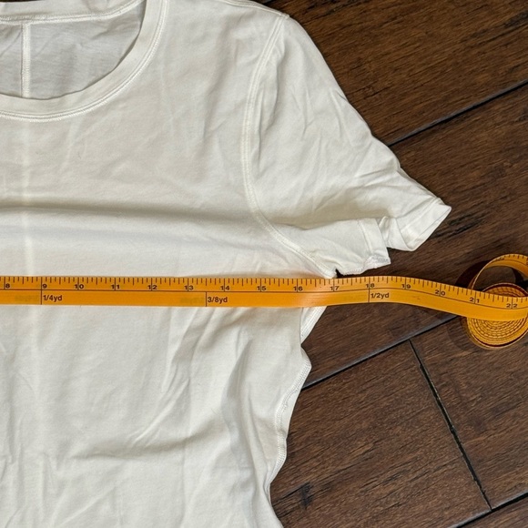 Lululemon Crew White T-shirt size 8 - Picture 2 of 5